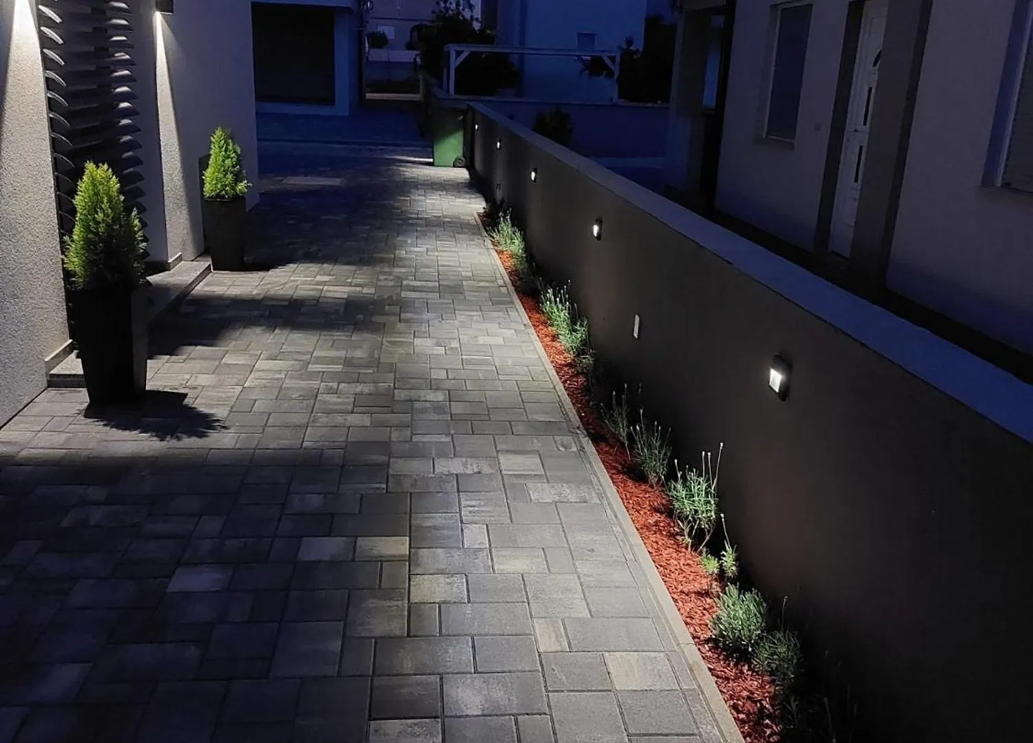 Monachus Apartments Vir
