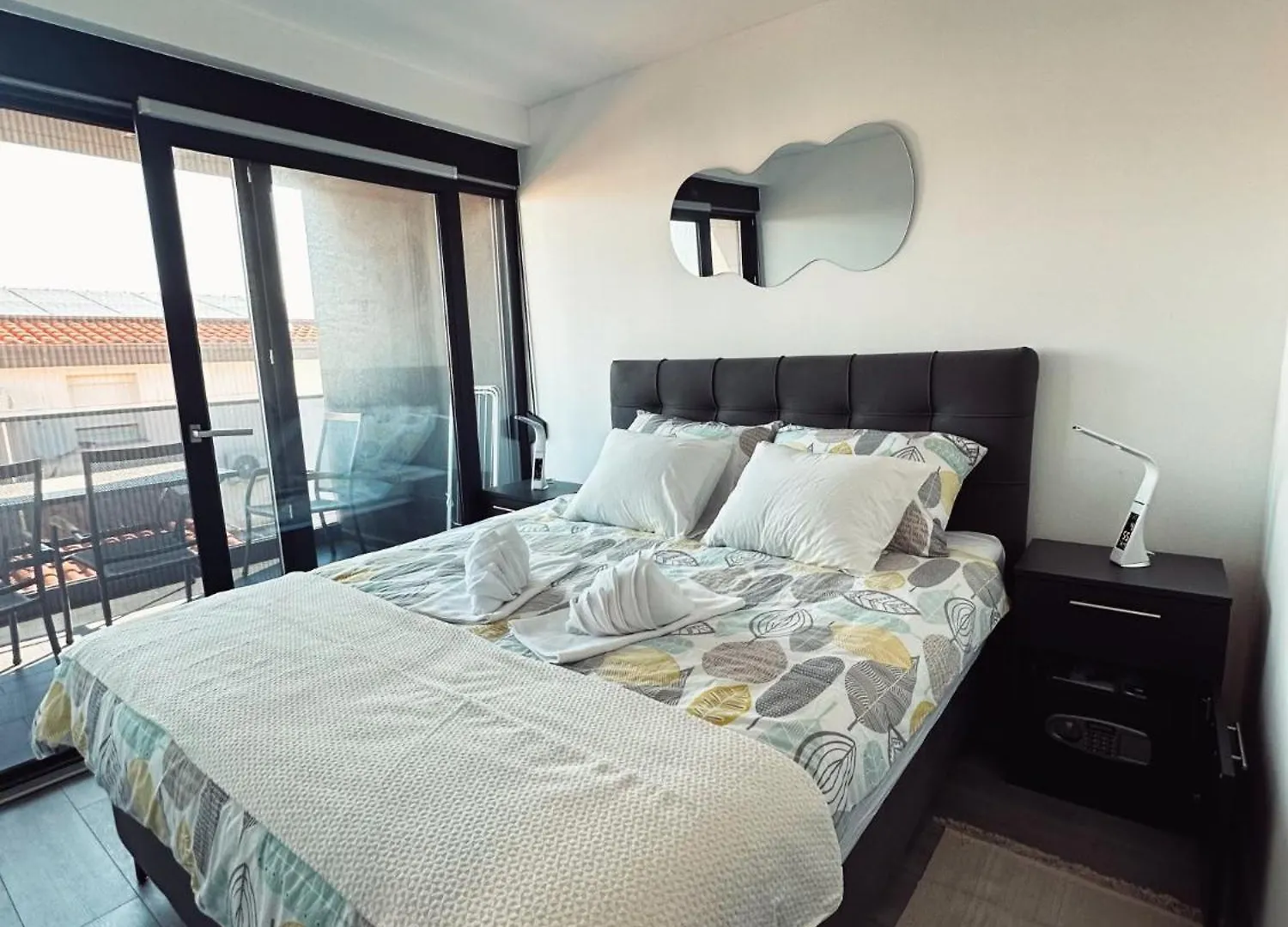 Monachus Apartments Vir