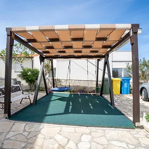 Apartament Pavic, Vir